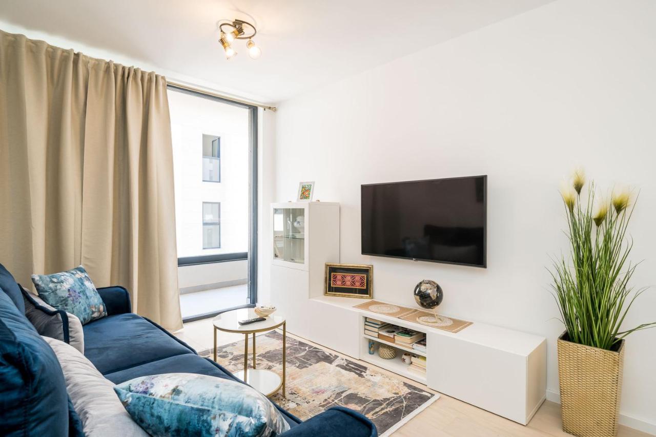 Nava - New And Spacious Gem - Free Parking Apartment *